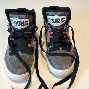 Osiris women’s skate shoes in rare panda animal print. Good condition